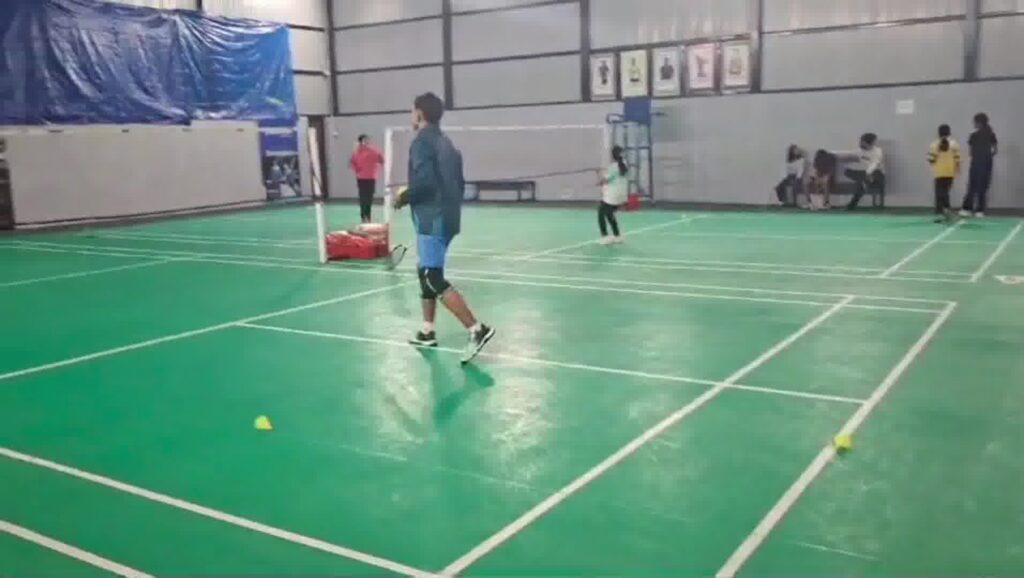 BADMINTON COURT
